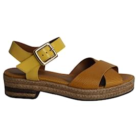Fendi Cross-Knöchelriemensandalen aus mehrfarbigem Lackleder