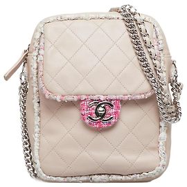 Borsa a tracolla elegante in tweed rosa Chanel
