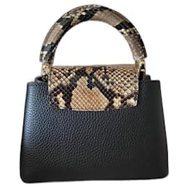 Louis Vuitton Capucines Mini in pelle Phyton nera