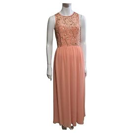Jenny Packham Pfirsichfarbenes Abendkleid mit Pailletten und Strasssteinen