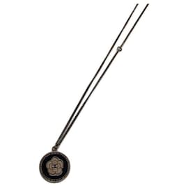 ***Collana CHANEL con ciondolo a forma di moneta camelia - Chanel