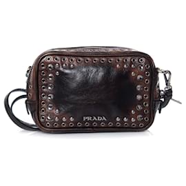 Prada, Borsa a tracolla per fotocamera Vitello con decorazioni vintage.