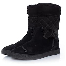Chanel, Botines acolchados de ante