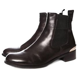 Autre Marque Russell y Bromley, botines chelsea de piel negra con metal plateado en los talones en talla 36.5.