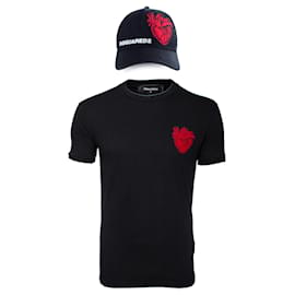 Dsquared2, T-Shirt und Mütze mit rotem Herz.