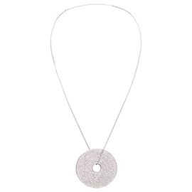 Autre Marque collana in 18 kt in oro bianco con pendente tondo con 13 file di 0.8 diamanti kt .