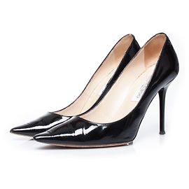 Jimmy Choo, Décolleté in vernice nera.