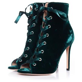 Giuseppe Zanotti, Stivaletti in velluto verde.