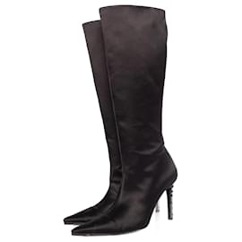 Valentino Garavani, botas de punta satinada