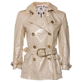 BURBERRY, Beigefarbener, gefütterter Mantel aus laminiertem Gabardine in Größe IT42/S.