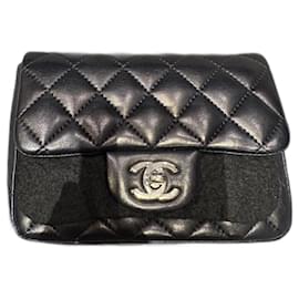 Borsa Chanel blu in pelle d'agnello