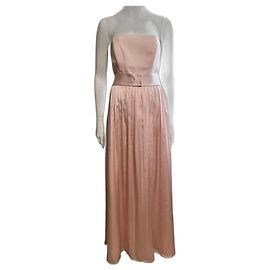 Vestido de noche de satén rosa claro sin tirantes, vera wang blanco