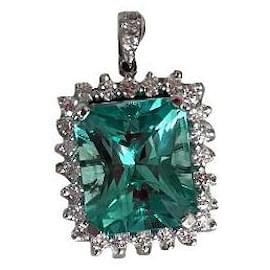 Autre Marque Pendente con Smeraldo Verde Pastello e Diamante 4.44 Carati