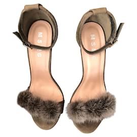 Sandali Msgm con Pompon in Pelliccia di Visone Khaki