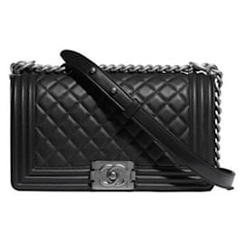 Chanel schwarze mittelgroße Jungen Tasche