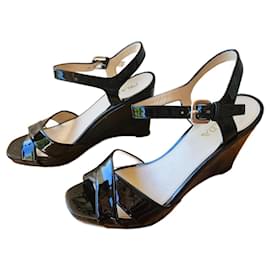 Sandali Prada in vernice nero