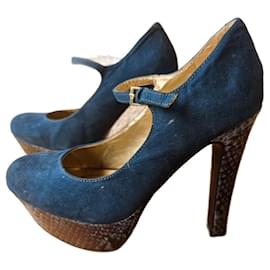 Décolleté Guess Blu Turchese in Pelle 38