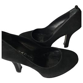 Décolleté Casadei in scamosciato nero