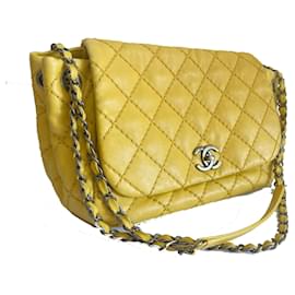 Borsa Chanel Flap in pelle gialla
