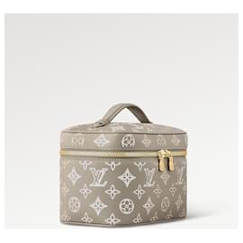 Louis Vuitton Nice Mini Mahina Pelle Grigia