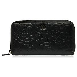 Chanel Schwarze Kamelien-Geldbörse mit umlaufendem Reißverschluss