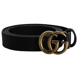 Gucci Gürtel mit GG Marmont-Schnalle 75 in schwarzem Leder