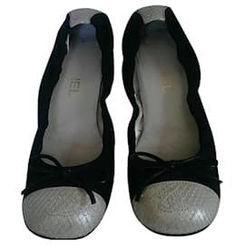Chanel Ballerinas zweifarbig in schwarzem Canvas und beige exotischem Leder
