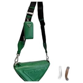 Prada Triangle Handtasche aus grünem Leder