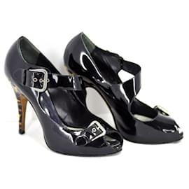 Giuseppe Zanotti #giuseppezanotti #Patent #Leder #Absätze #Sandalen