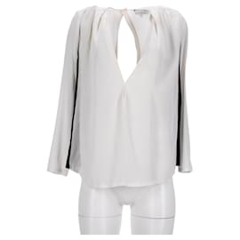 Blusa Sandro con scollo a V in seta grigia