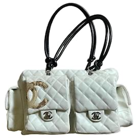 Borsa Chanel CC in pelle trapuntata bianca e nera