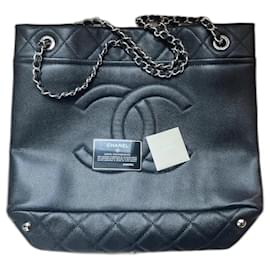 Borsa Shopper Chanel Nera in Pelle Caviar