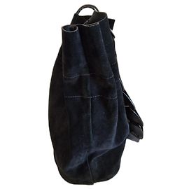 Borsa a secchiello Gucci in camoscio nero con dettagli in legno e pelle