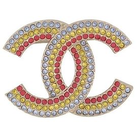 NUOVA SPILLA CHANEL LOGO CC IN STRASS MULTICOLORE NUOVA SPILLA MULTICOLORE