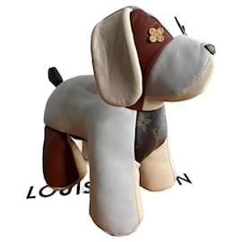 Louis Vuitton Doudou Chien Oscar Monogram Cuir