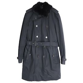 Burberry Gabardina con botones forrados y cuello ribeteado de piel en algodón negro