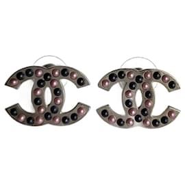 Orecchini Chanel CC con perle rosa e blu navy