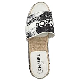 Sandali Chanel in cotone bianco
