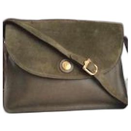 Sac bandoulière Fendi en cuir et daim vert olive
