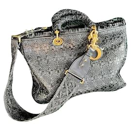 Borsa Lady Dior Dior in pelle di agnello nera intrecciata