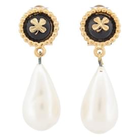 ORECCHINI VINTAGE CHANEL CON TRIFOGLIO E PERLA PENDENTE ORECCHINI D'ORO