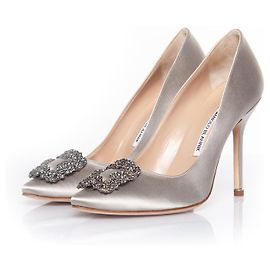 Autre Marque Manolo Blahnik, Escarpins Hangisi en satin