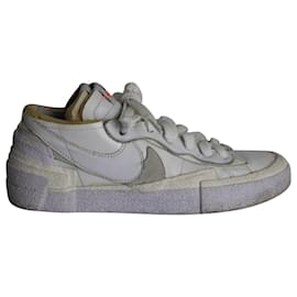Sneakers basse Nike x Sacai Blazer in pelle verniciata bianca