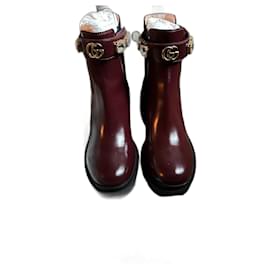 Stivaletti Gucci in pelle prugna
