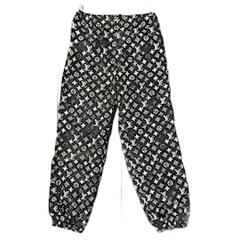 Joggers LOUIS VUITTON38
