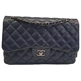 Borsa Chanel Jumbo in pelle di agnello trapuntata blu navy