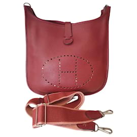 Hermès Evelyne 33 en cuero Taurillon Clemence rojo