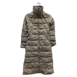 Abrigo de plumón Moncler Beige