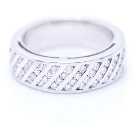Weißgoldring mit Diamanten - Autre Marque