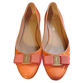Salvatore Ferragamo Varina Ballerinas aus Lackleder Orange